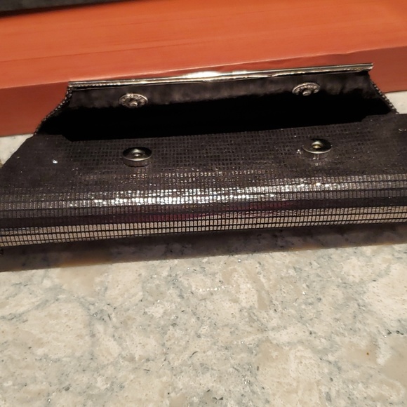 Silver/ Pewter Hard-shell Evening Clutch - Picture 3 of 5